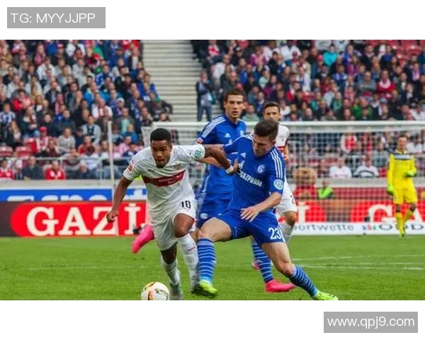 沙尔克04与弗赖堡激战正酣比赛结果揭晓引发热议